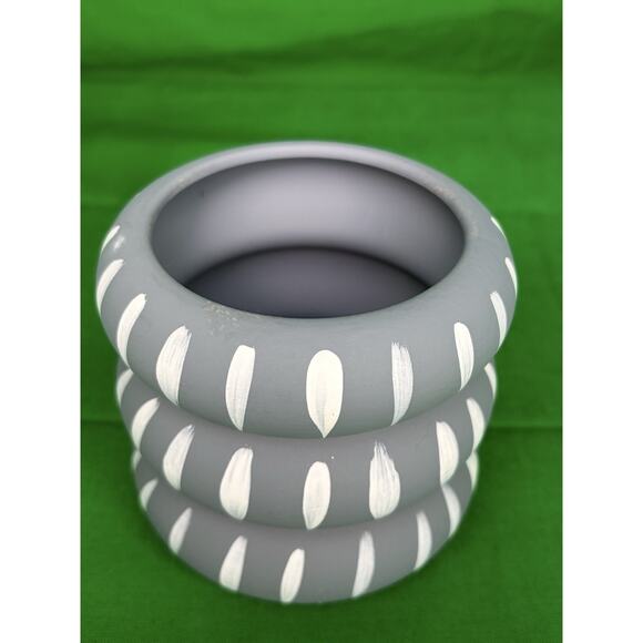 Stylish Handcrafted Gray Decorative Planter with White Leaf Patterns - Picture 2 of 8